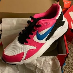 Nike Victory Sneakers - Brand New